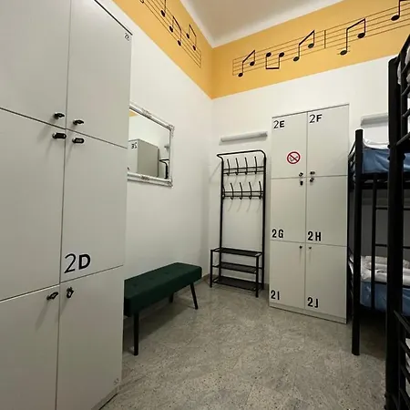 Opera Hostel *